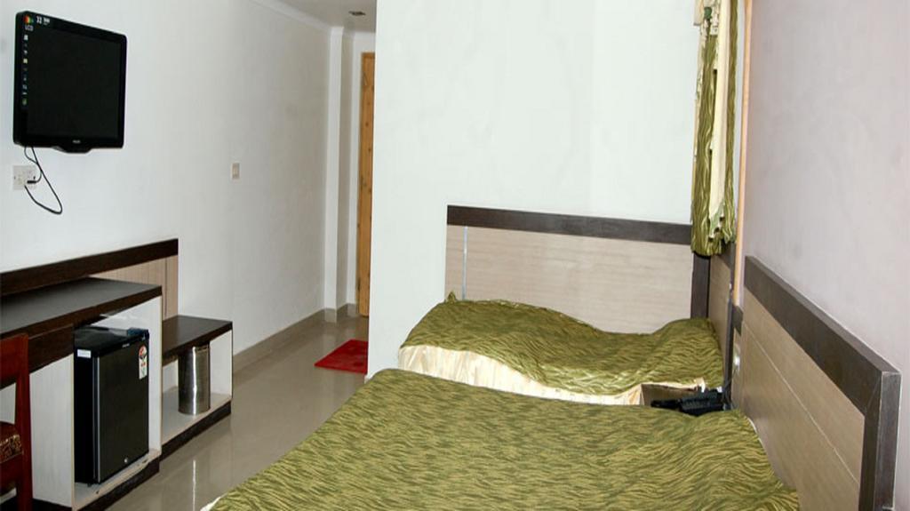 Hotel Shree Palace Katra  Room photo