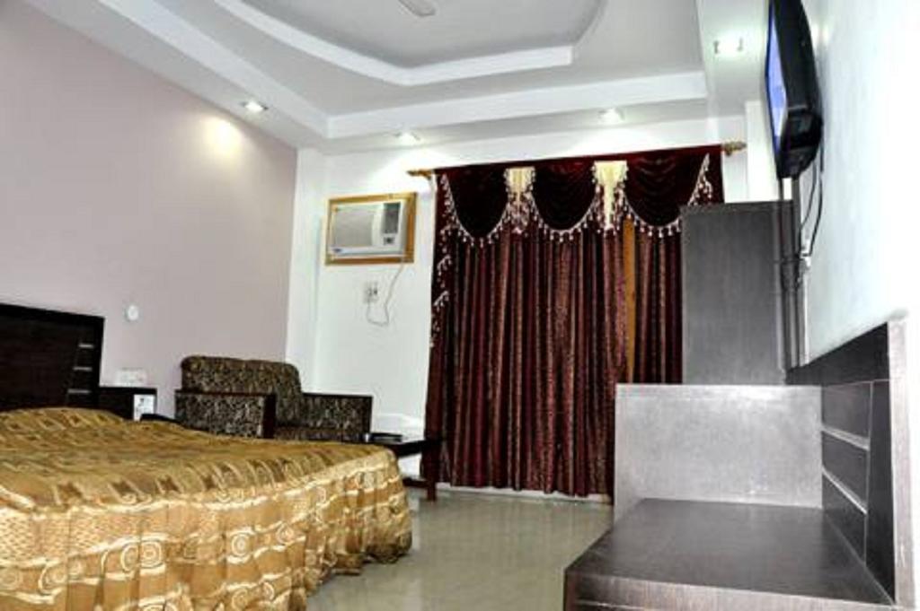 Hotel Shree Palace Katra  Room photo